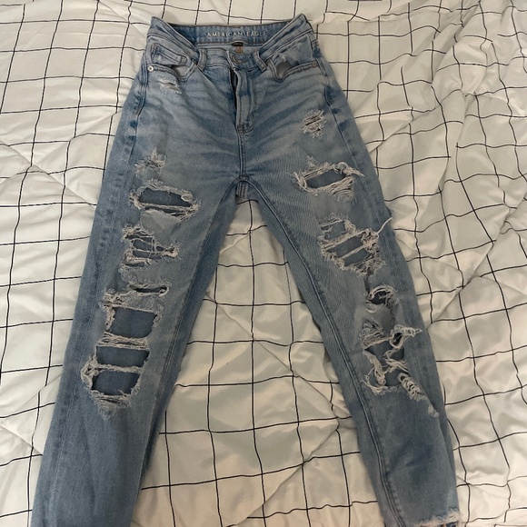 American Eagle Outfitters Denim - American eagle ripped jeans